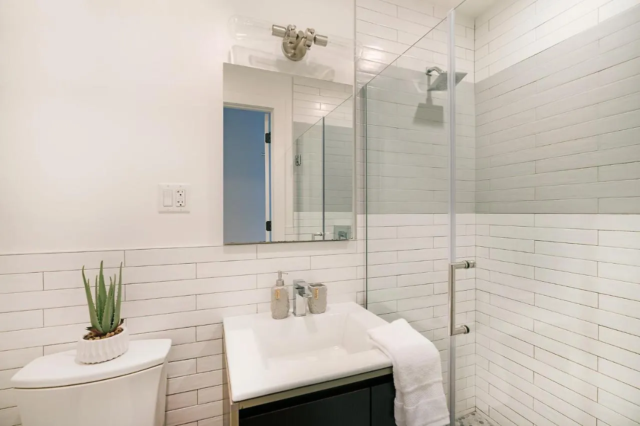 1290-7 New Renovated 2 Bedrooms In Ues New York 0*,