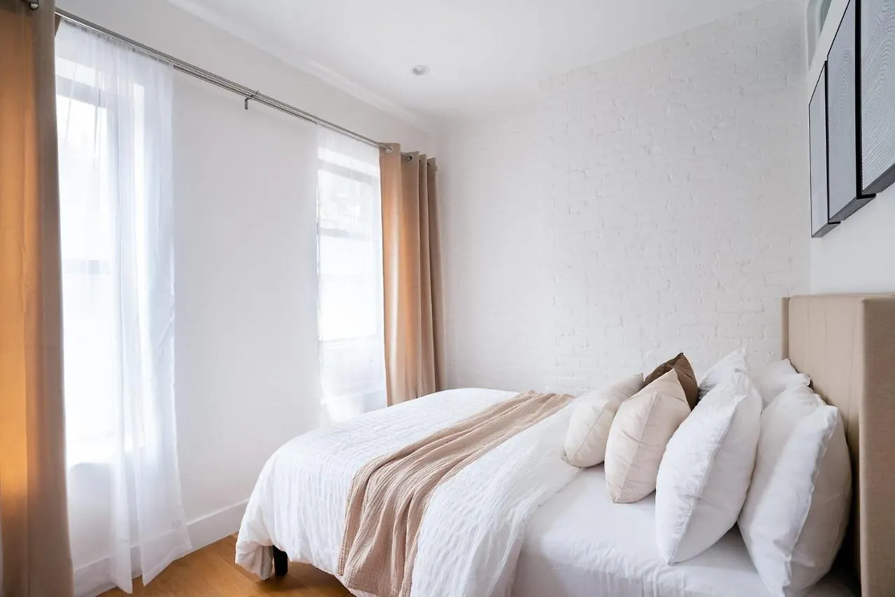 1290-7 New Renovated 2 Bedrooms In Ues New York 0*,  USA