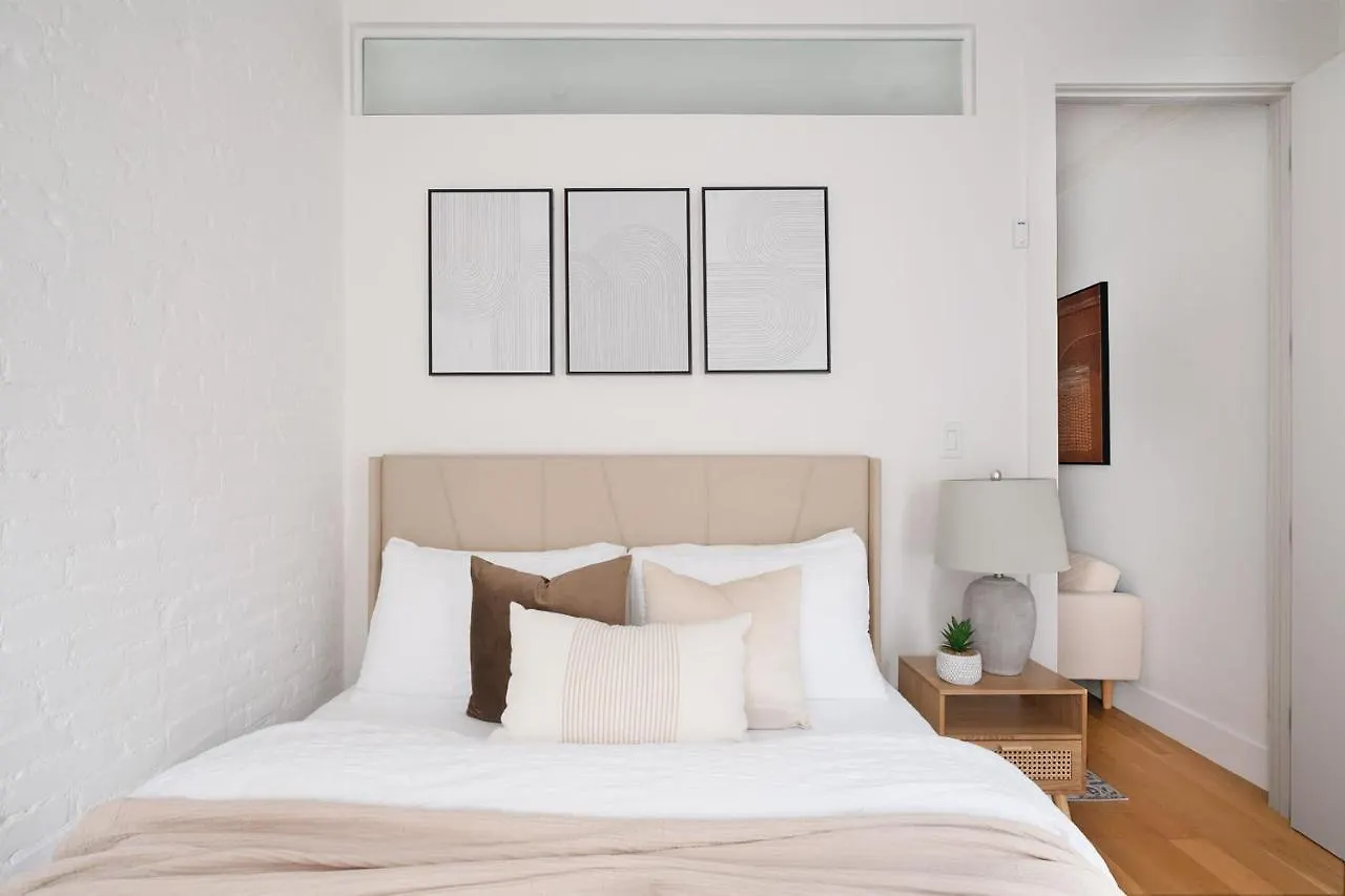 1290-7 New Renovated 2 Bedrooms In Ues New York 0*,